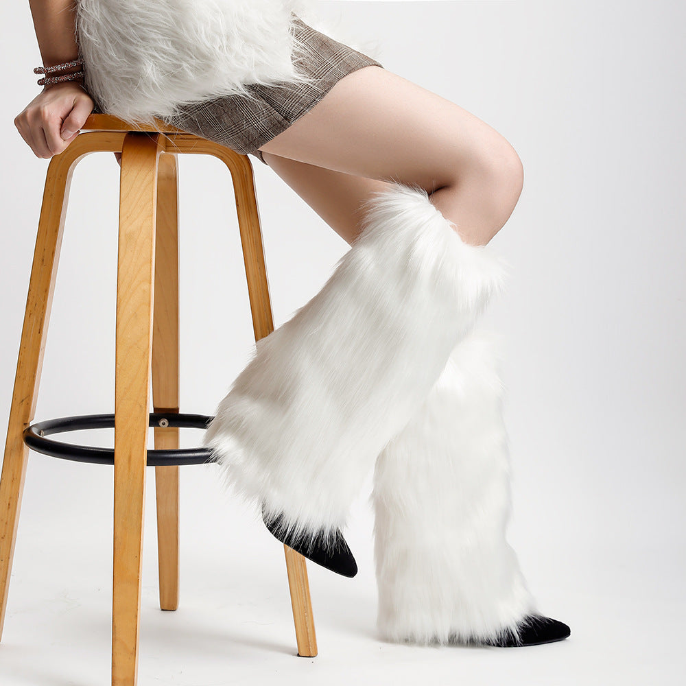 Two super comfortable women's over-the-knee boots that are a must-have for any outfit โ๏ธ | Plush fur and suede, perfect for creating a stylish winter look ๐
